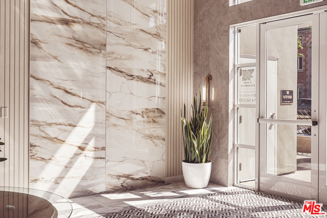 1759 N Gower St Unit: 402