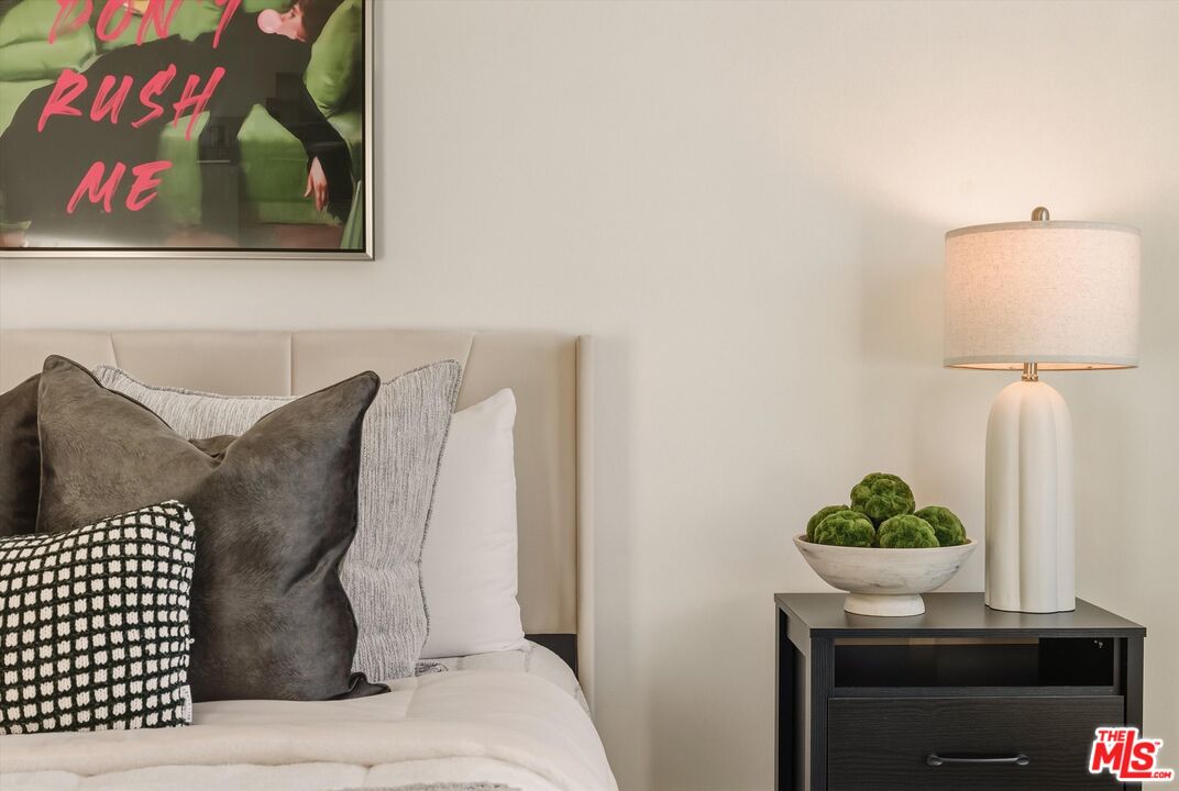 1759 N Gower St Unit: 402