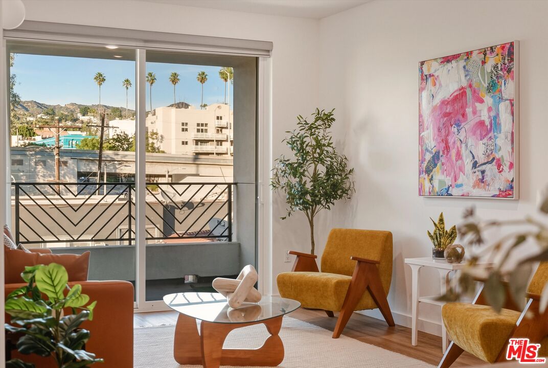 1759 N Gower St Unit: 402