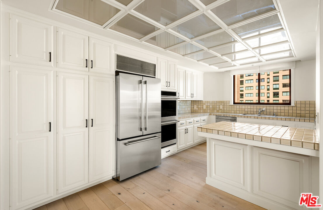 10550 WILSHIRE BLVD Unit: 904