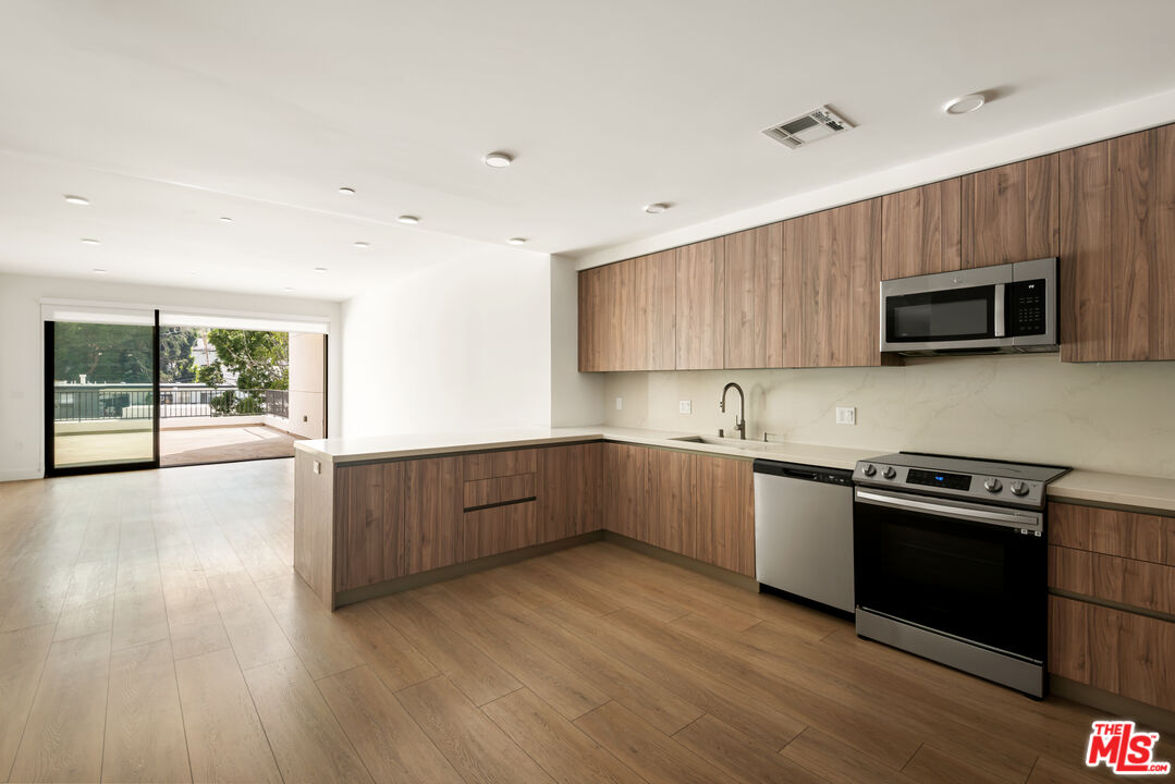 3651 Regal Pl Unit: 402