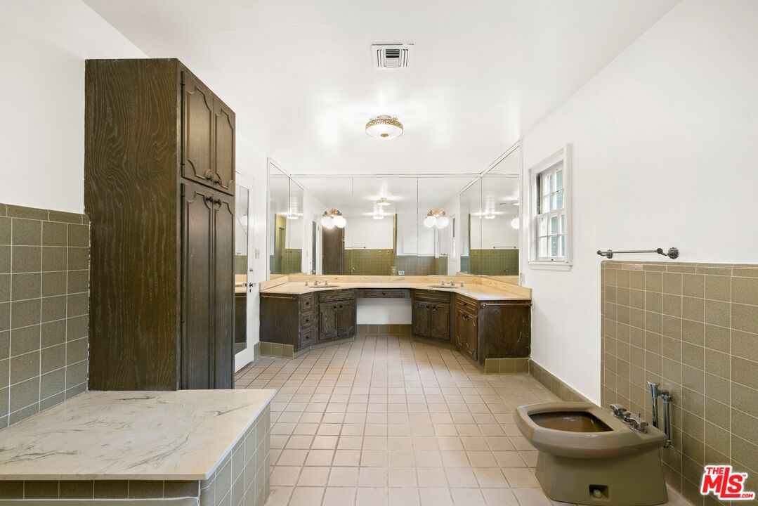 1150 Stone Canyon Rd