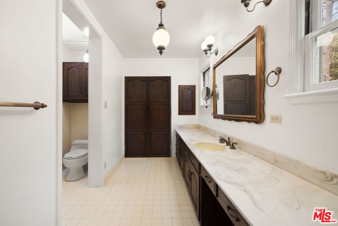 1150 Stone Canyon Rd