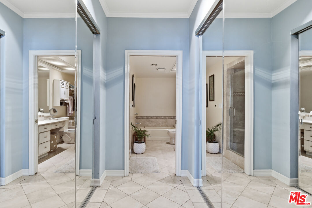 4401 Moorpark Way Unit: 109