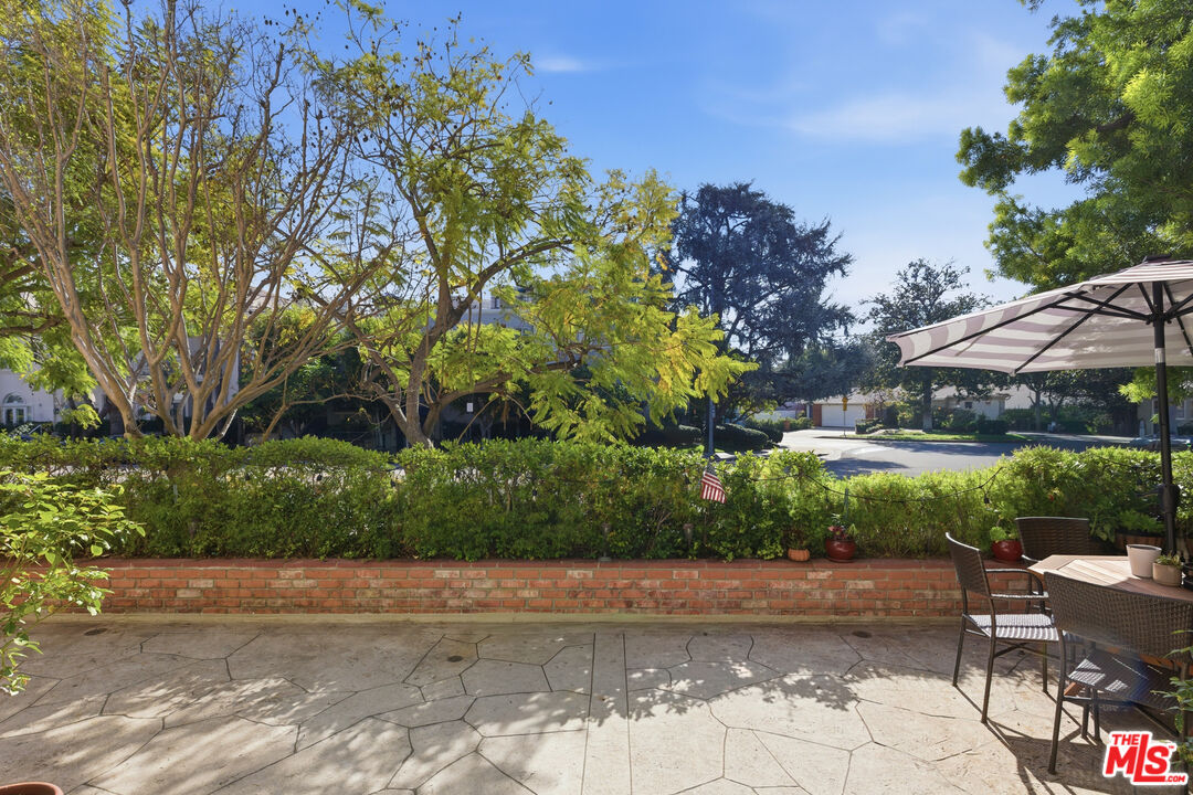 4401 Moorpark Way Unit: 109