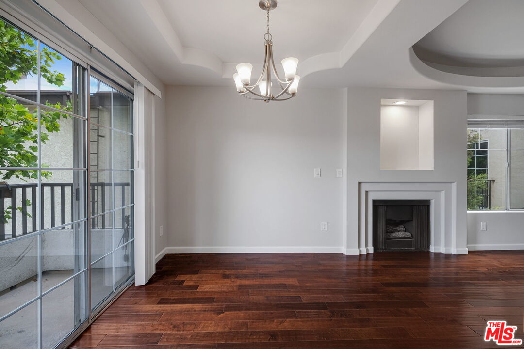 10627 MOORPARK ST Unit: 9