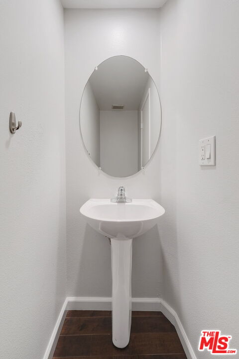 10627 MOORPARK ST Unit: 9