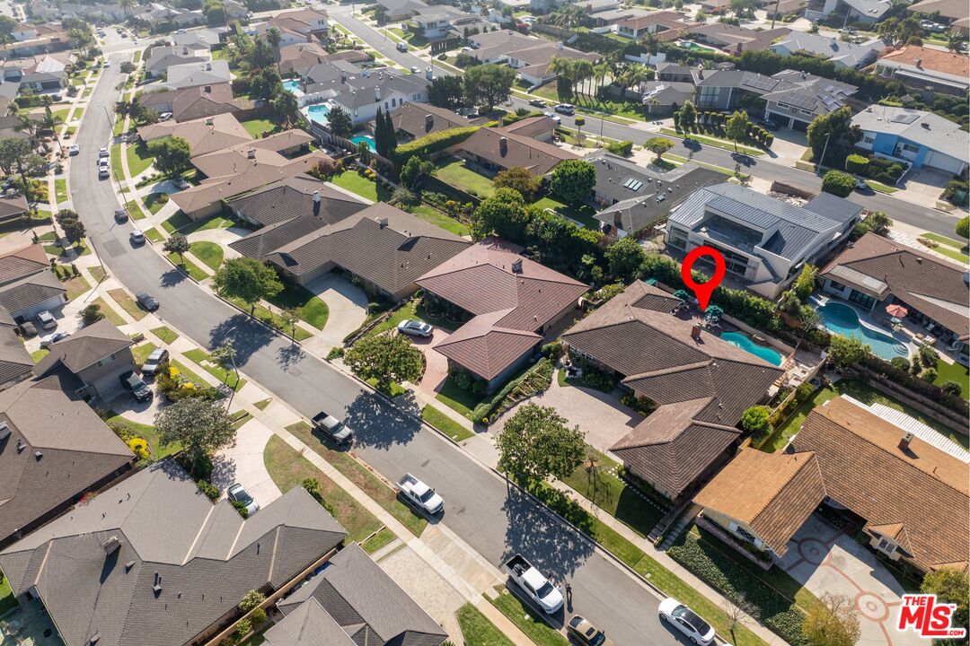 4845 Parkglen Ave