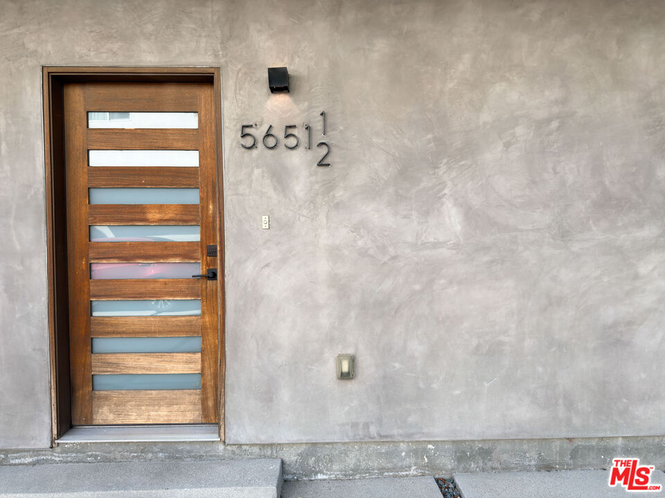 5651 Willowcrest Ave