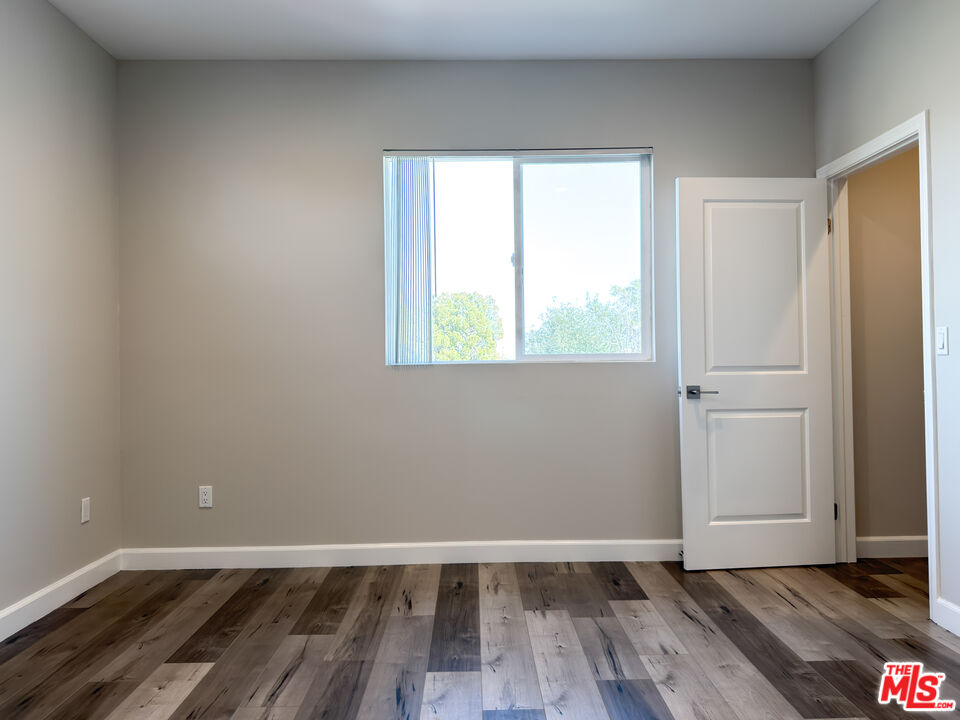 5651 Willowcrest Ave