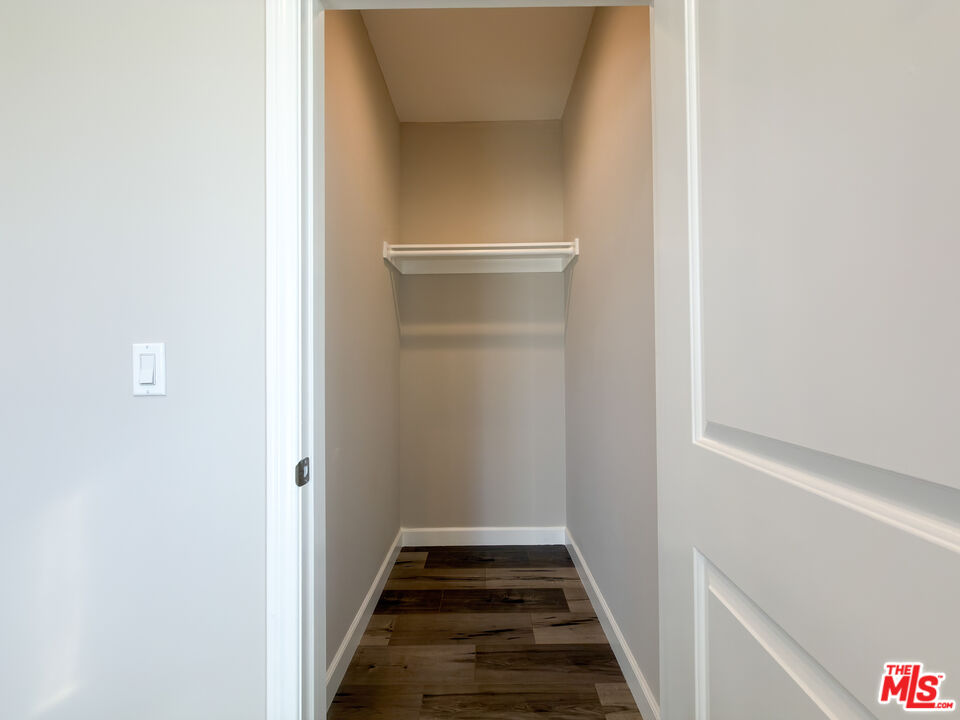 5651 Willowcrest Ave