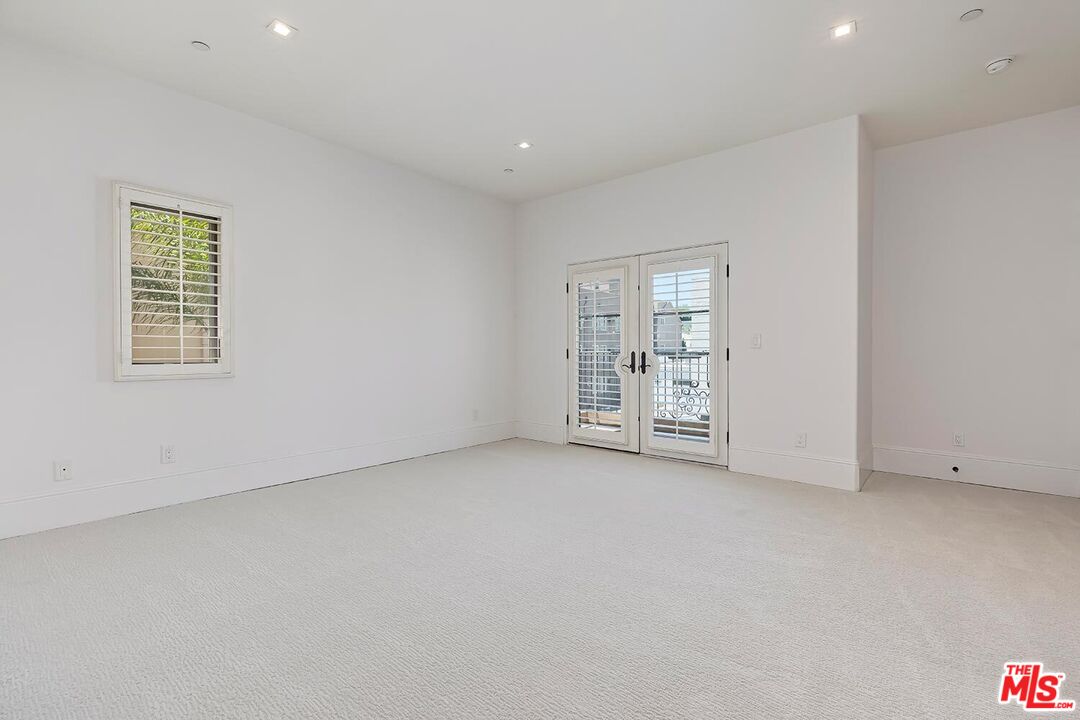 133 S Spalding Dr Unit: 201