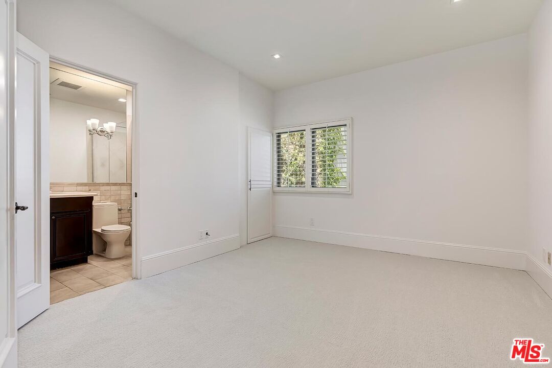 133 S Spalding Dr Unit: 201