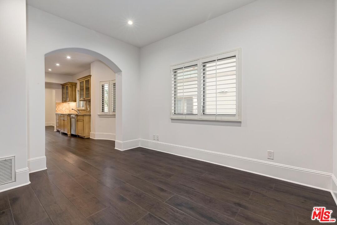 133 S Spalding Dr Unit: 201