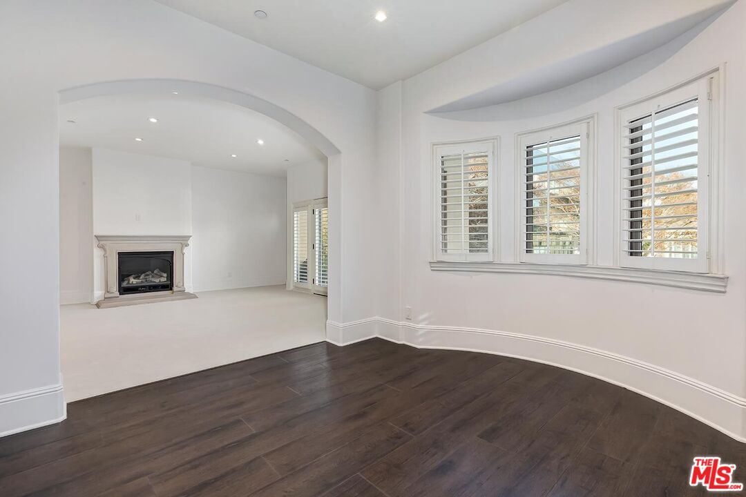 133 S Spalding Dr Unit: 201