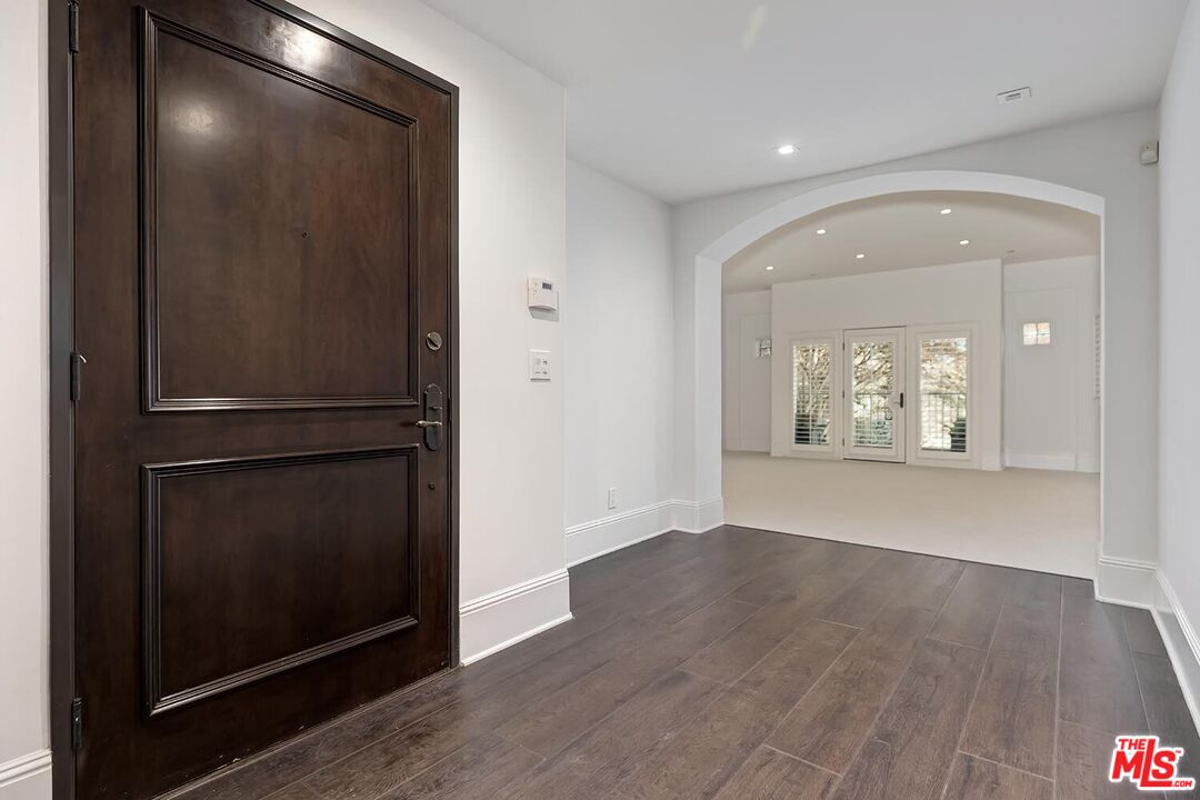 133 S Spalding Dr Unit: 201