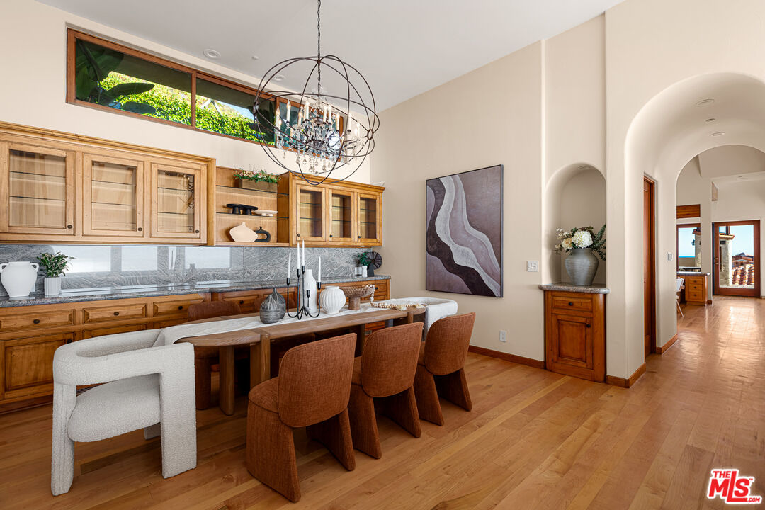 4240 Avenida De La Encinal