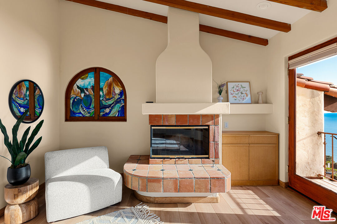 4240 Avenida De La Encinal