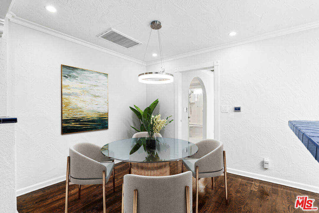 916 N Alfred St Unit: 6