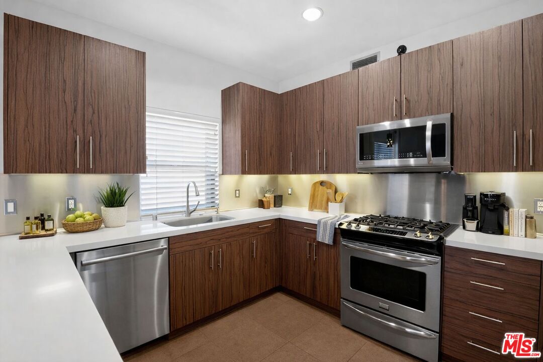 11023 Fruitland Dr Unit: 401