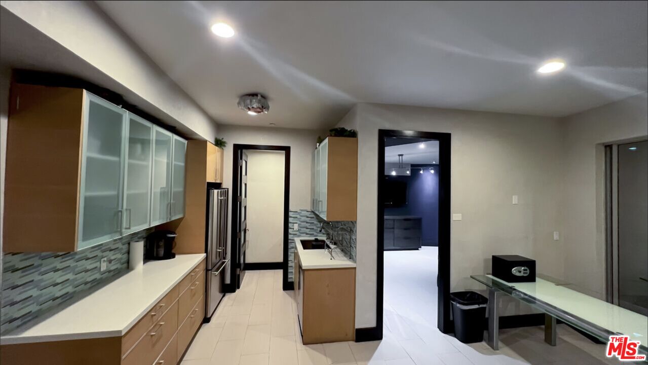 6425 Weidlake Dr Unit: Guesthouse