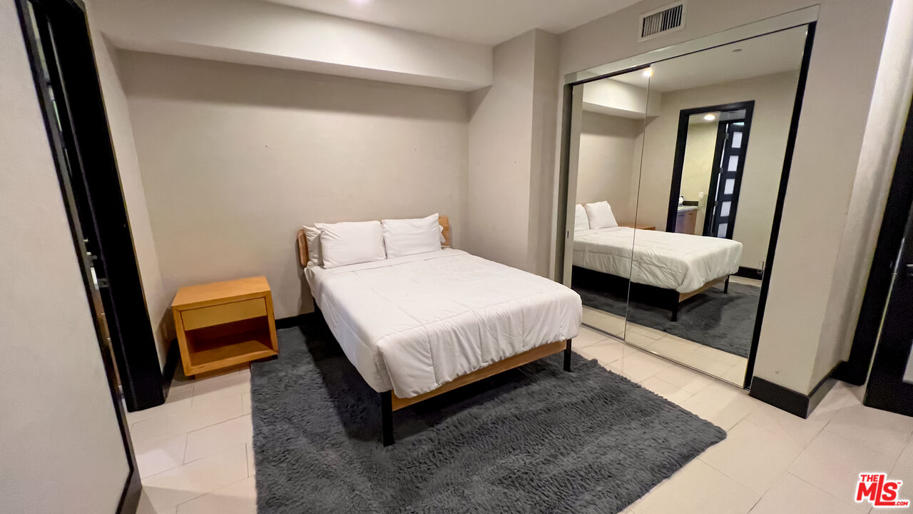 6425 Weidlake Dr Unit: Guesthouse