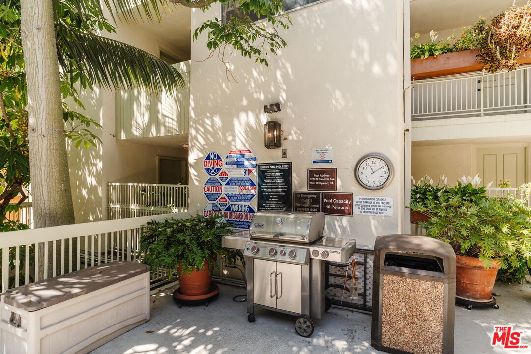 1230 N Sweetzer Ave Unit: 204