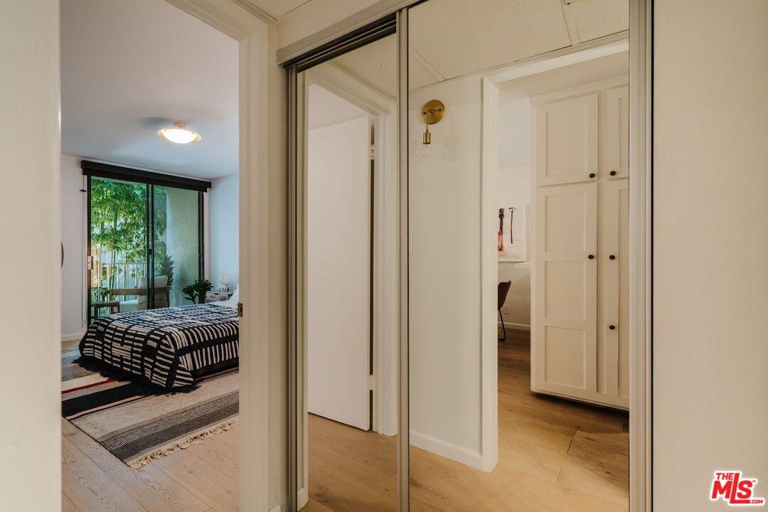 1230 N Sweetzer Ave Unit: 204