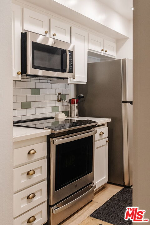 1230 N Sweetzer Ave Unit: 204