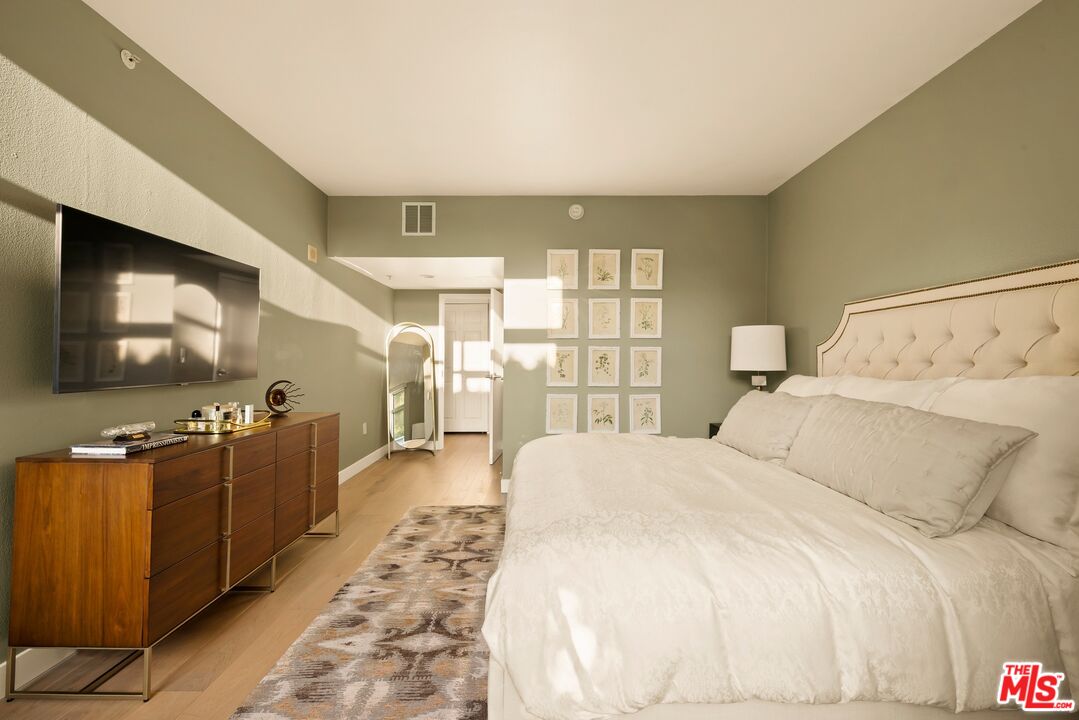 13700 Marina Pointe Dr Unit: 314