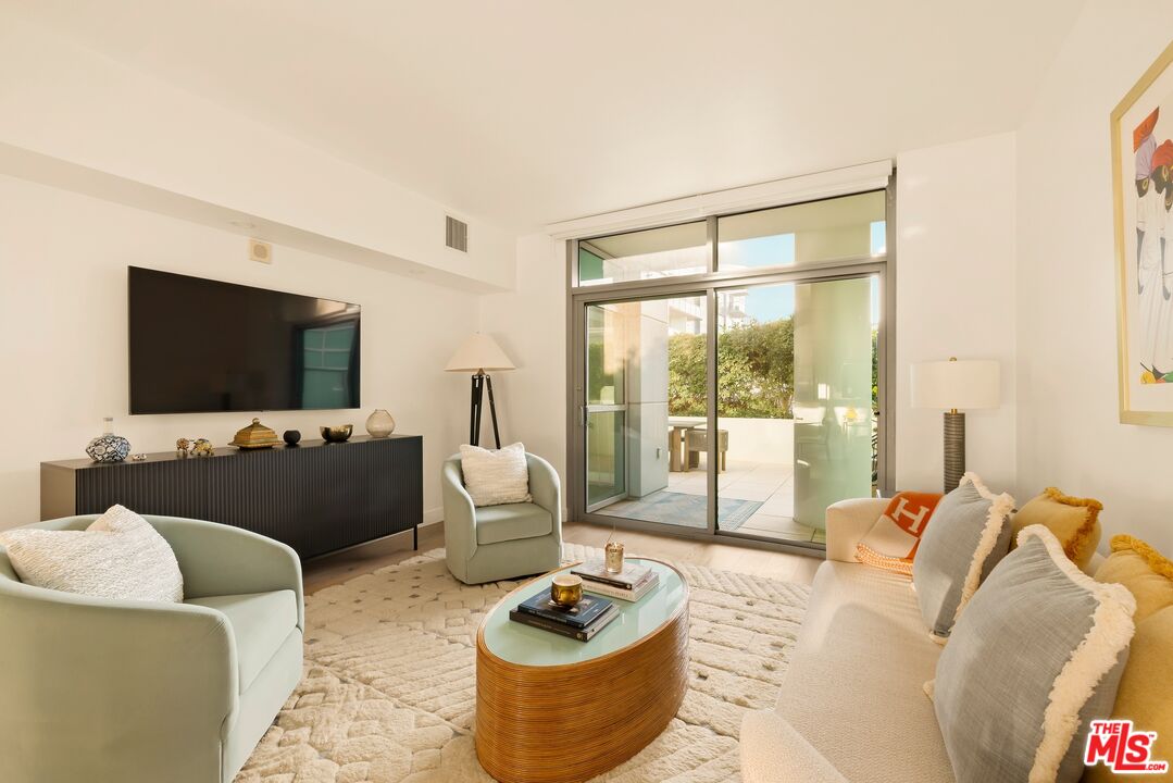 13700 Marina Pointe Dr Unit: 314