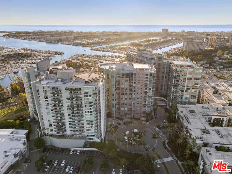 13700 Marina Pointe Dr Unit: 314