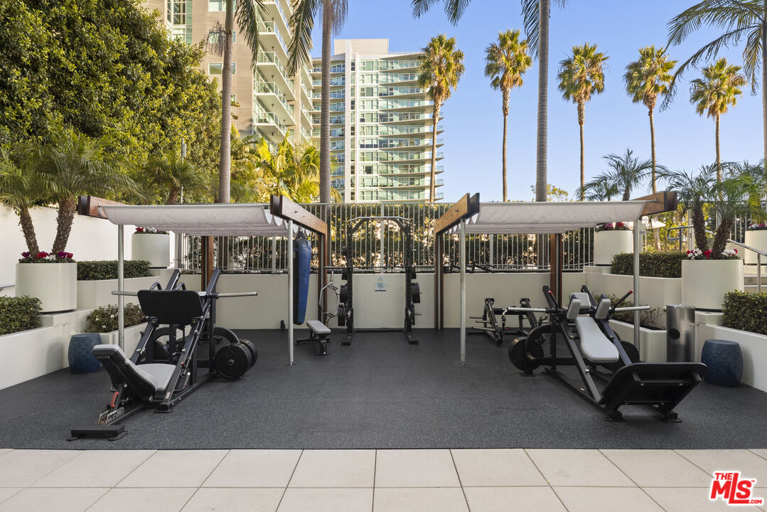 13700 Marina Pointe Dr Unit: 314