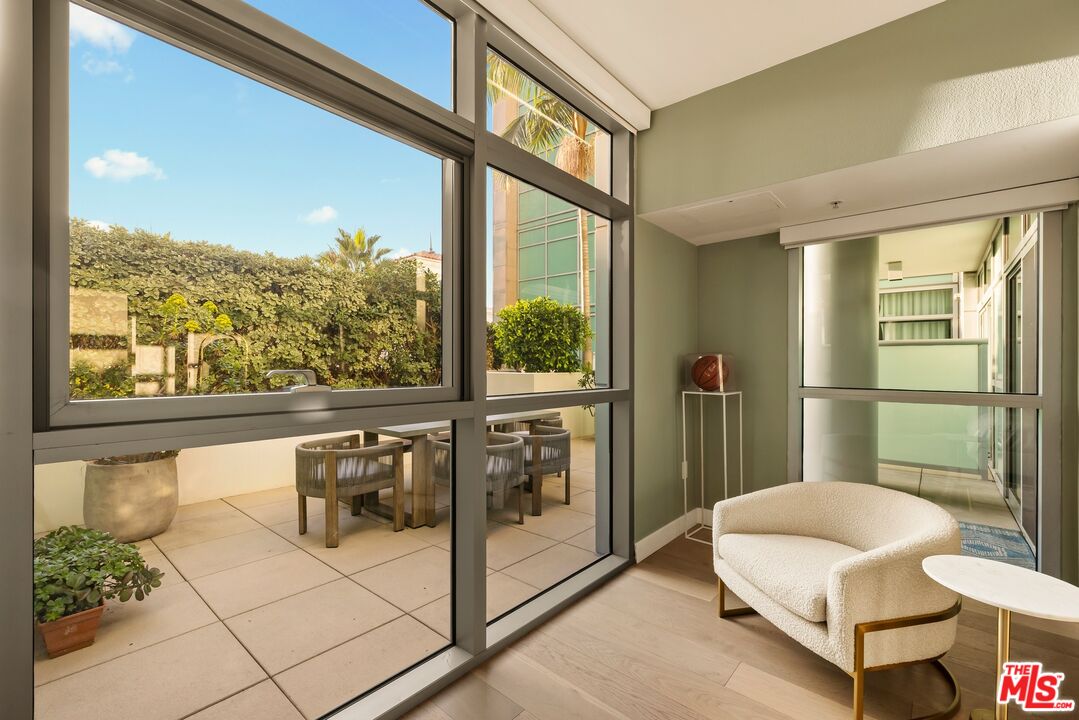 13700 Marina Pointe Dr Unit: 314