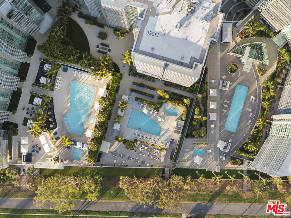 13700 Marina Pointe Dr Unit: 314