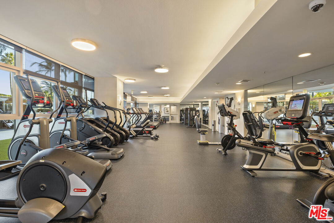 13700 Marina Pointe Dr Unit: 314