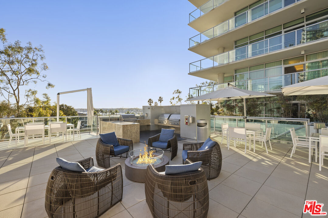 13700 Marina Pointe Dr Unit: 314