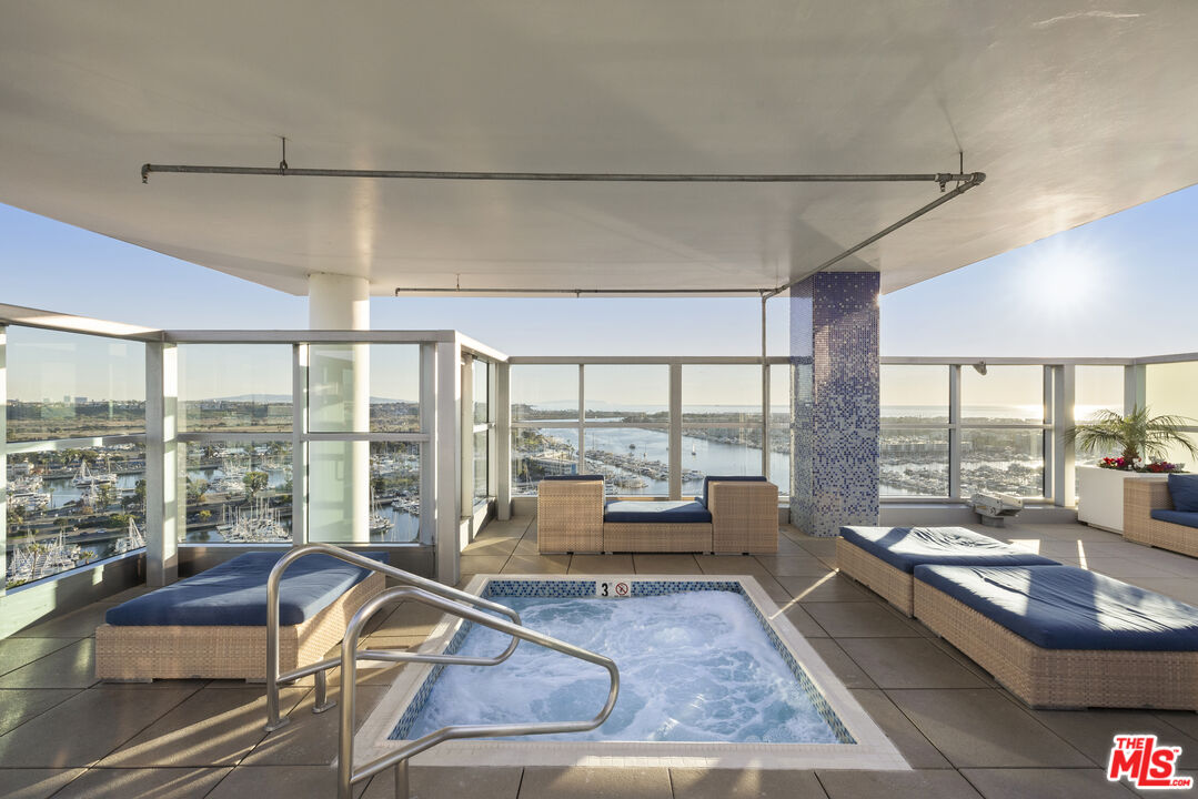 13700 Marina Pointe Dr Unit: 314