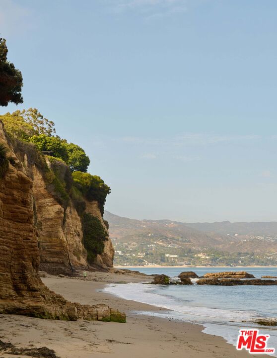 6 Paradise Cove Road