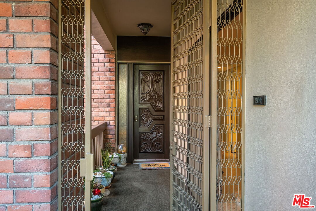 141 S Linden Dr Unit: 204