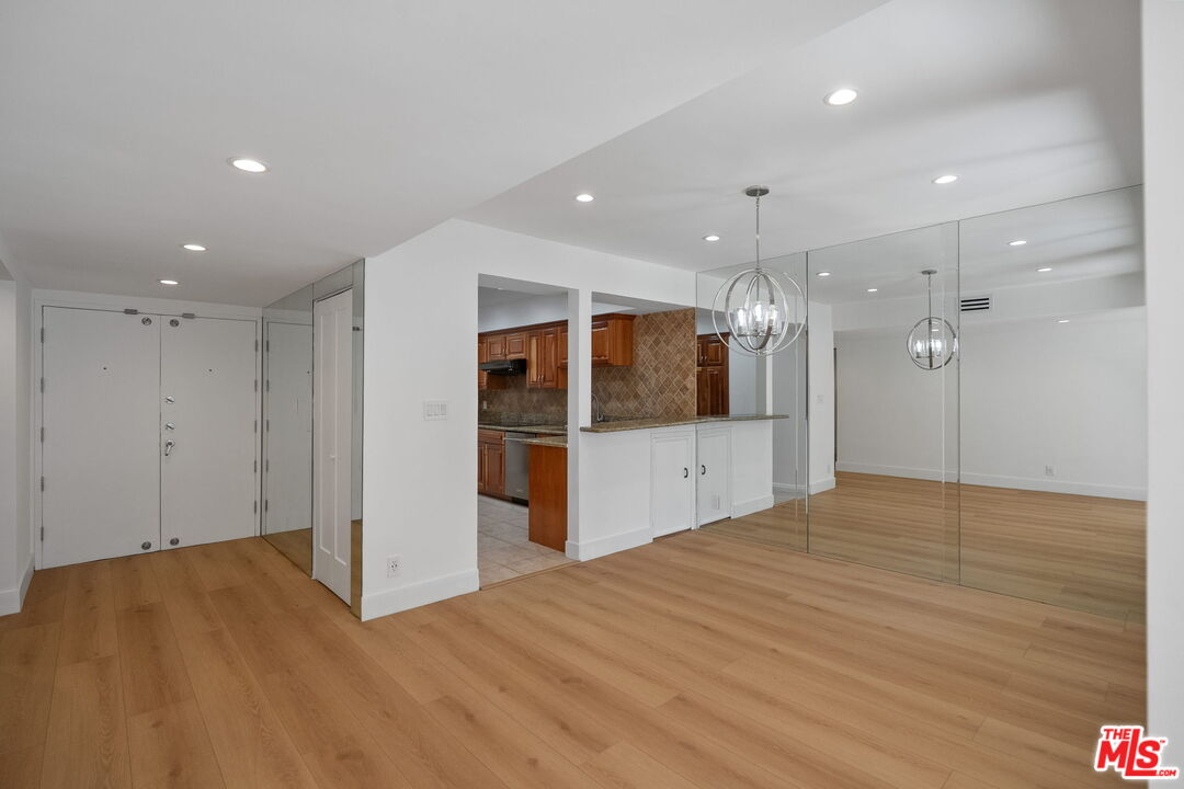 4807 Woodley Ave Unit: 309