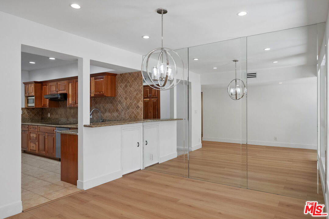 4807 Woodley Ave Unit: 309