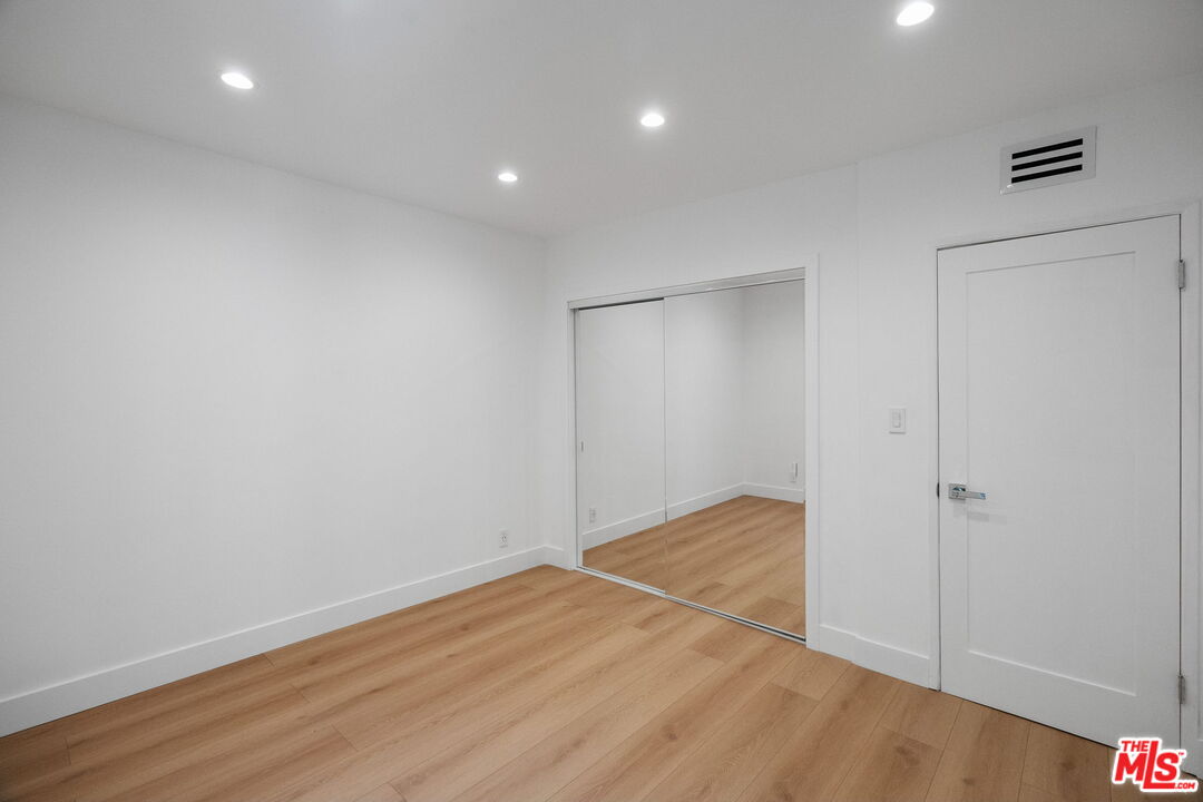 4807 Woodley Ave Unit: 309