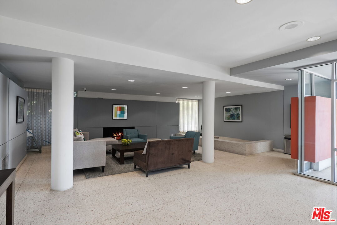 4807 Woodley Ave Unit: 309