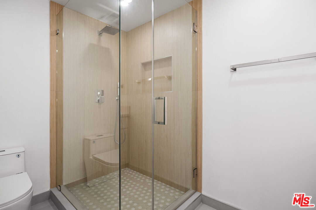 4807 Woodley Ave Unit: 309