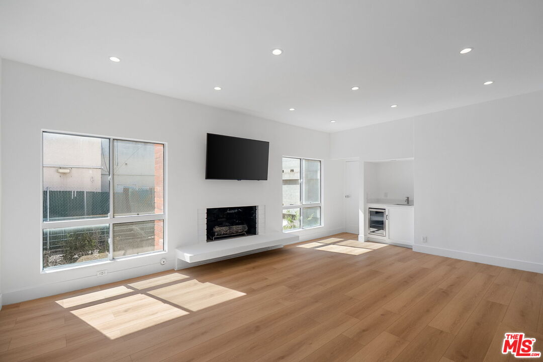 4807 Woodley Ave Unit: 309