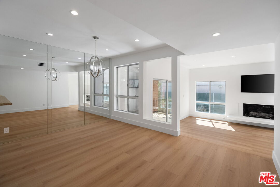 4807 Woodley Ave Unit: 309