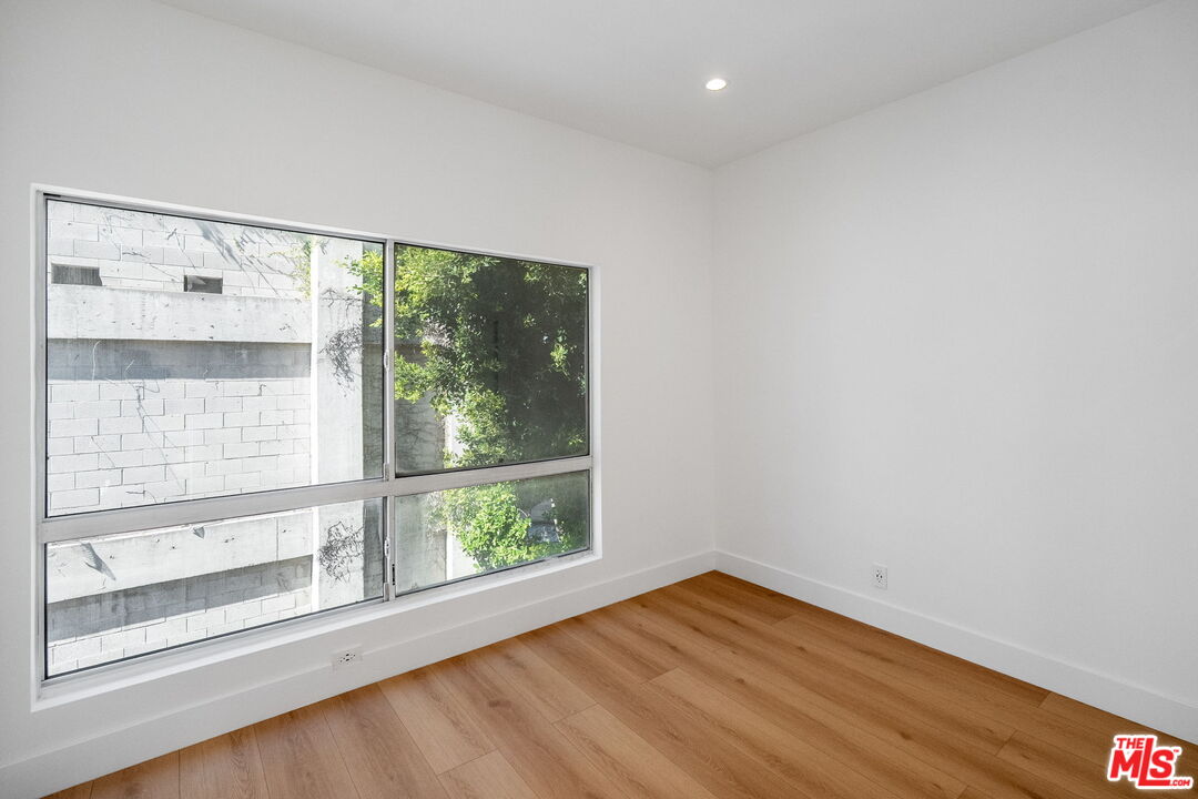 4807 Woodley Ave Unit: 309