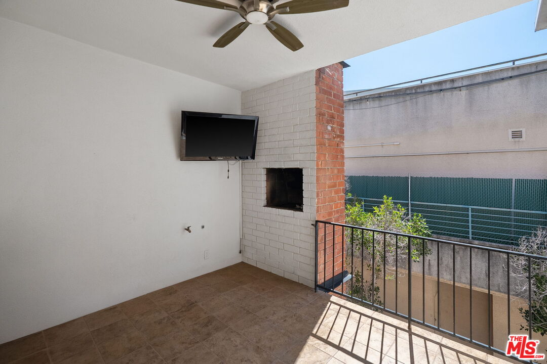 4807 Woodley Ave Unit: 309