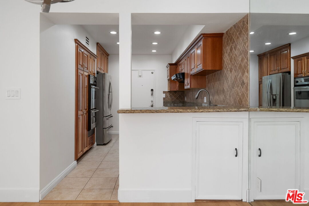 4807 Woodley Ave Unit: 309